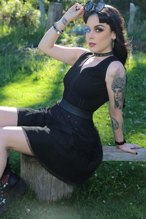 Falda Put me in a movie<br>Dark Paradise