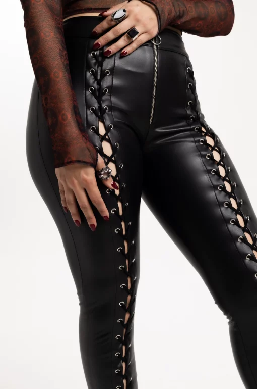 Pantalon cuerina con ojaletes Disease - Bad Romance - Imagen 3