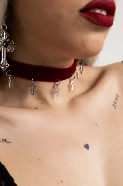 Choker vinotinto Close to you - Bad Romance
