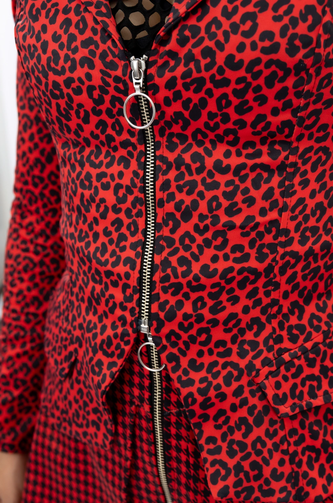 Blazer leopardo Innuendo - Queen - Imagen 10